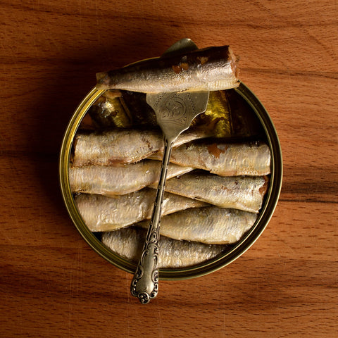 Small sardines in olive oil